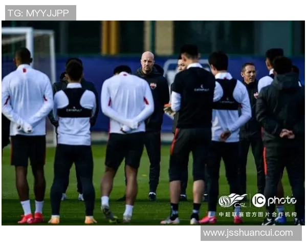 周强专访：从青涩球员到足球教练的成长与反思