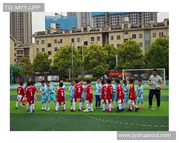 巅峰退役的足球明星们如何影响后辈球员与足球文化的传承与发展