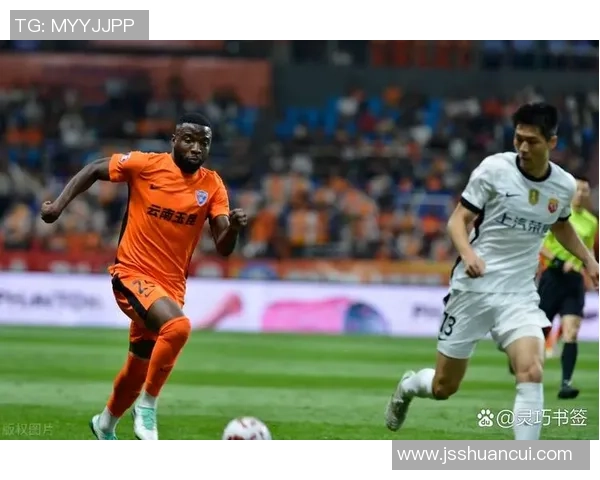 足球明星在比赛中意外被脱裤子引发全场哗然引起媒体热议 足球明星在比赛中意外被脱裤子引发全场哗然引起媒体热议