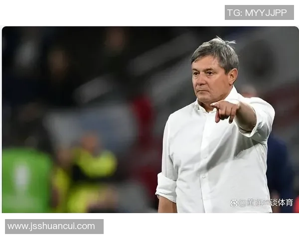 足球明星教练高清照片集锦展现他们的风采与魅力 足球明星教练高清照片集锦展现他们的风采与魅力